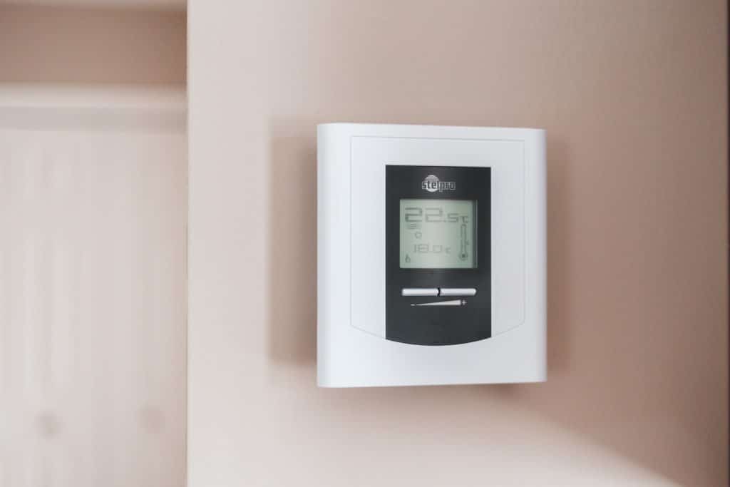 thermostat blanc et gris à 19 5